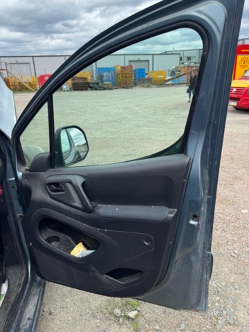 1534491-22 Peugeot Partner Van Extended Cargo 1.6 HDi Manual, 90hp, 2009 (Repair item)