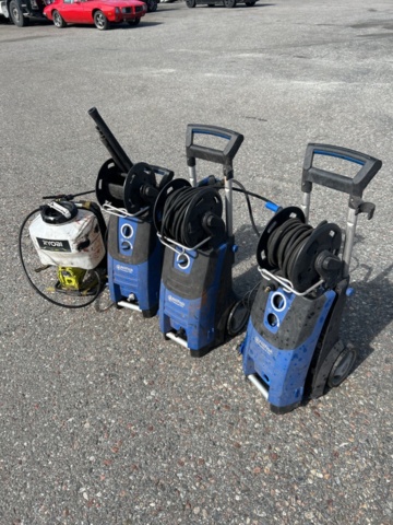 1504190-2 High-pressure cleaners and a degreasing distributor
