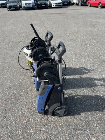1504190-3 High-pressure cleaners and a degreasing distributor