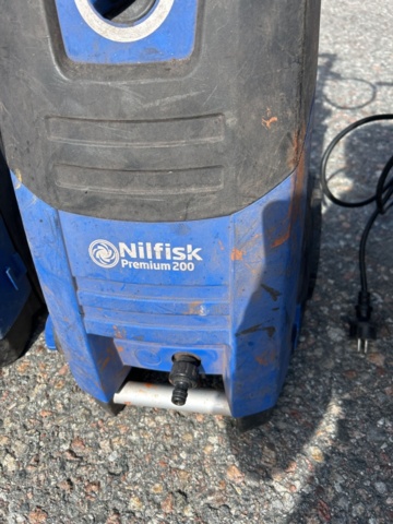 1504190-13 High-pressure cleaners and a degreasing distributor