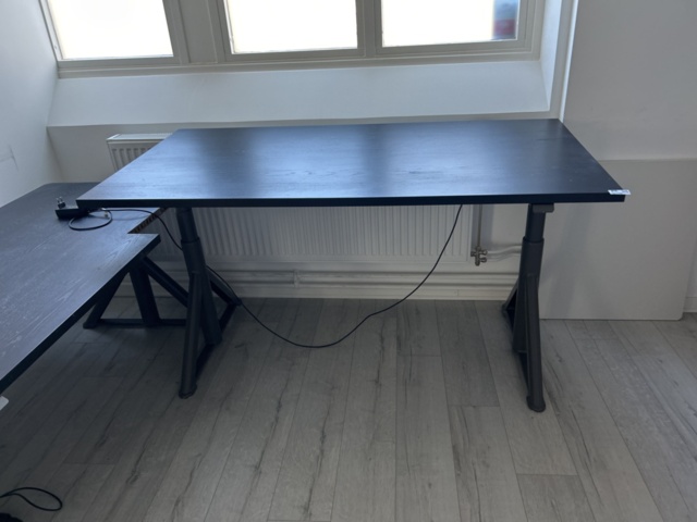 1521796-2 Height-adjustable desks 2 pcs