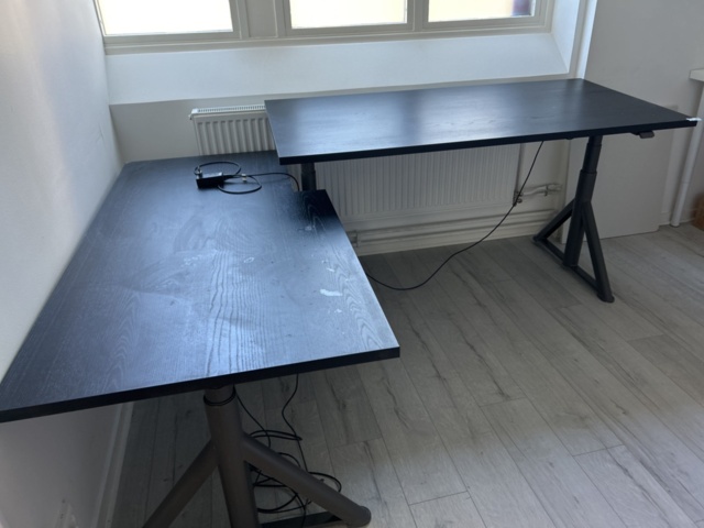 1521796-5 Height-adjustable desks 2 pcs