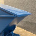 1251437-8 Tippcontainer PILE Med lock, 600 liter, blå