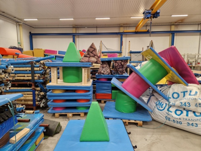 1534716-116 Lekland nedmonterat - SPI Global Play