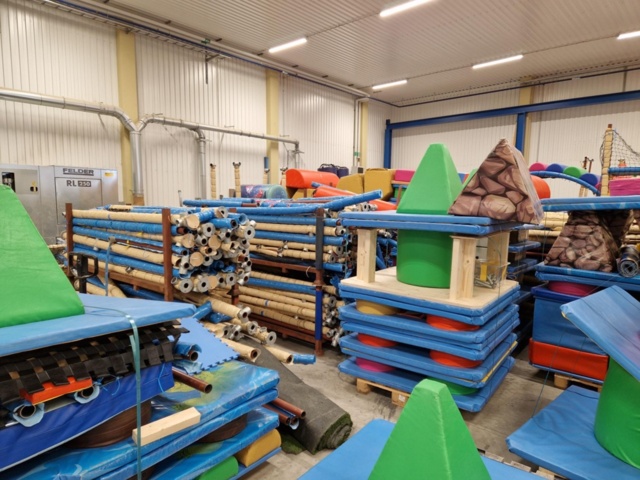 1534716-122 Lekland nedmonterat - SPI Global Play