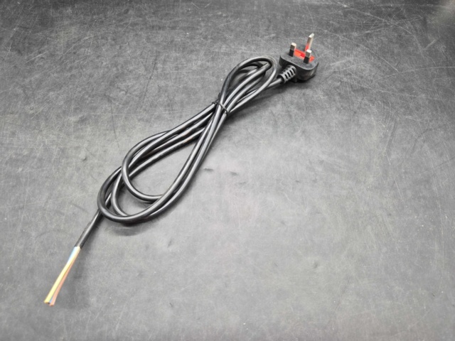 1535329-1 Anslutningskabel 18 st - BS Plug, 2 m x 1 mm²
