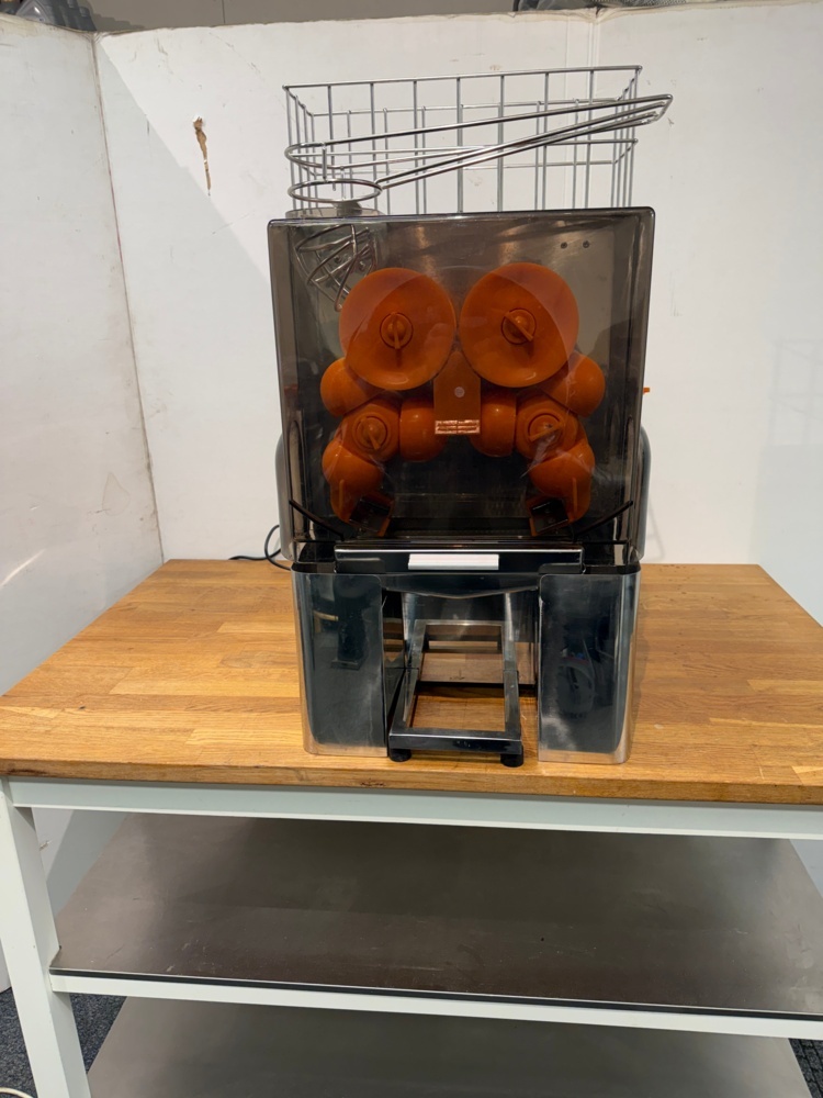 1352437-2 Electric orange juicer