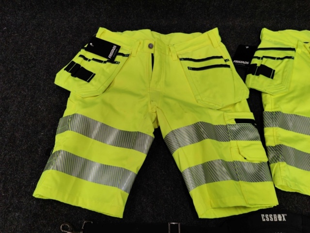 1535345-17 T-shirts, shoe soles, work trousers, work shorts & shoulder straps