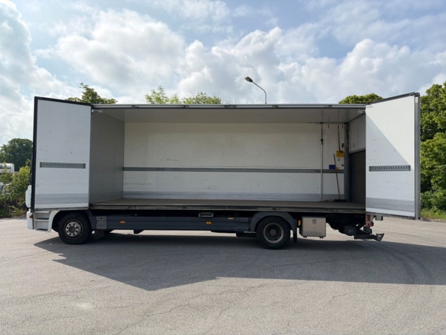1411059-11 Skåpbil med öppningsbar sida - Mercedes-Benz Trucks Atego -2019