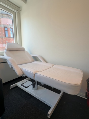 1529716-1 Treatment table - Physa Verona White - 2022