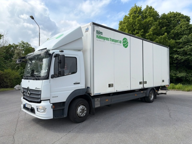 1411061-1 Skåpbil med öppningsbar sida - Mercedes-Benz Trucks Atego -2019