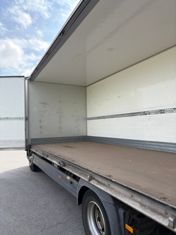 1411061-12 Skåpbil med öppningsbar sida - Mercedes-Benz Trucks Atego -2019