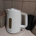 1485315-3 Diverse köksutensilier - Kaffekokare, tallrikar, m.m.