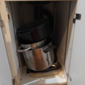 1485315-12 Diverse köksutensilier - Kaffekokare, tallrikar, m.m.