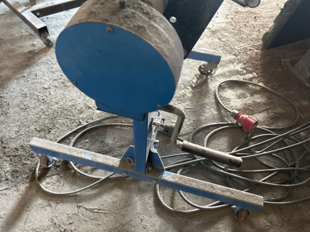 1504193-4 Engine stand