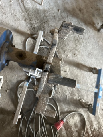 1504193-6 Engine stand
