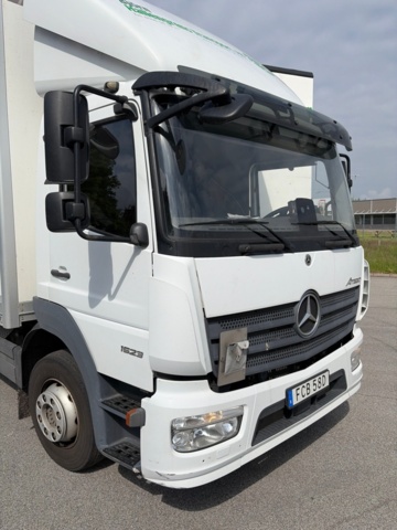 1411061-33 Skåpbil med öppningsbar sida - Mercedes-Benz Trucks Atego -2019