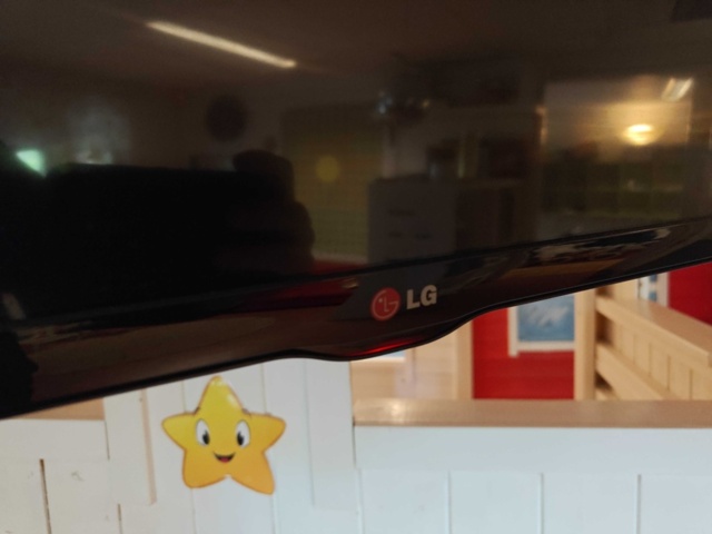 1485329-2 TV med tillbehör - LG 42LN5200