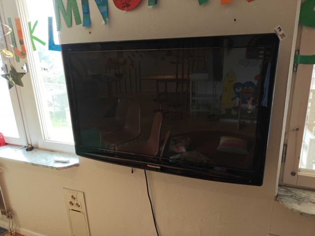 1485341-1 TV 42" - Panasonic Viera