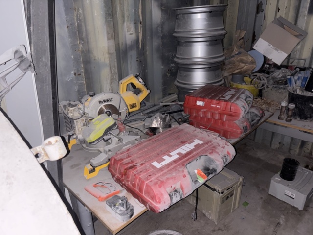 1504204-15 Container 20-fots med innehåll