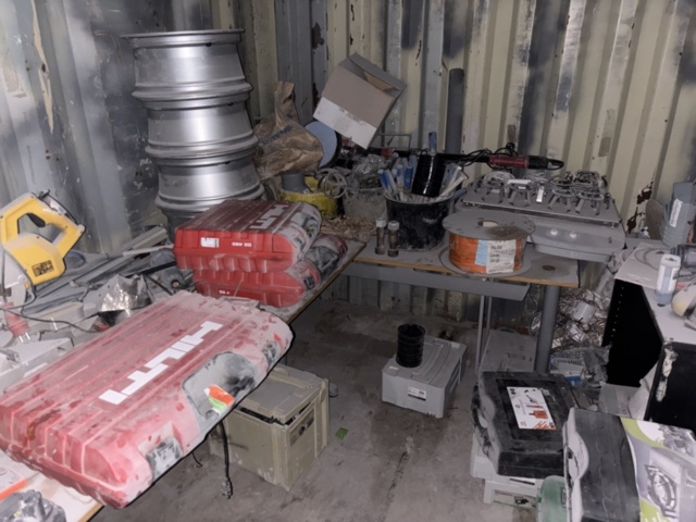 1504204-18 Container 20-fots med innehåll