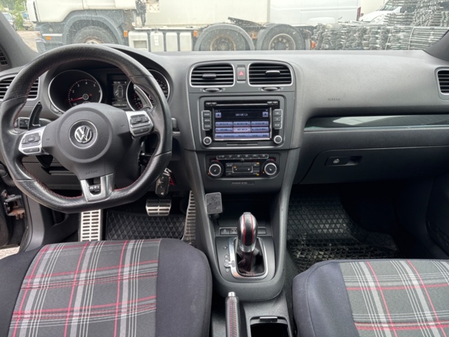 1529403-24 Volkswagen Golf 5-door GTI 2.0 TSI DSG Sekventiell, 211hk -2011