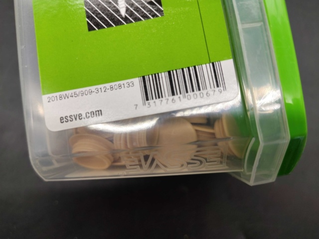 1525090-6 Plug and plastic cap - ESSVE, mixed dimensions