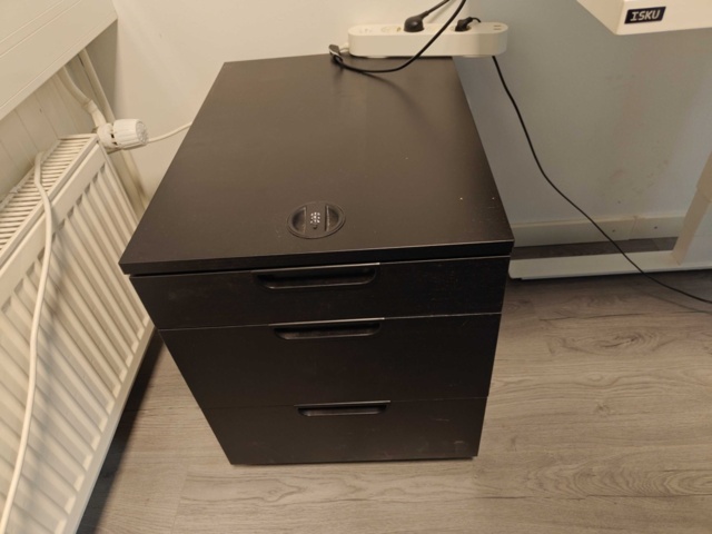 1484335-10 Kontorsmöbler och tillbehör