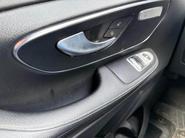 1411060-32 Mercedes-Benz V 300d 3.1t 2.0 9G-Tronic, 239hk -2020