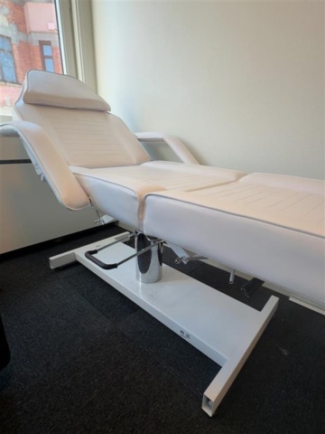 1529716-5 Treatment table - Physa Verona White - 2022
