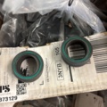 1373129-2 Samling med ledlager GE30ES-2RS