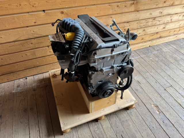1471479-4 Helt ny komplett motor - Saab B235E - 2008