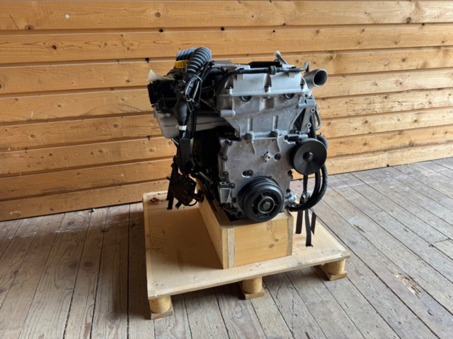 1471479-18 Helt ny komplett motor - Saab B235E - 2008