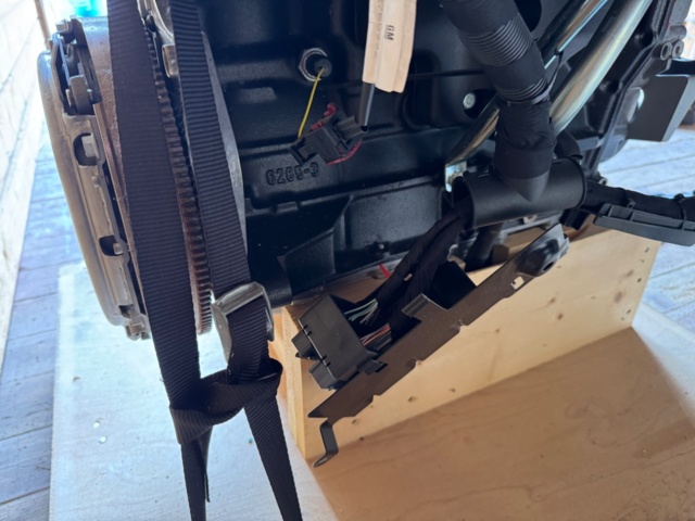 1471479-24 Helt ny komplett motor - Saab B235E - 2008
