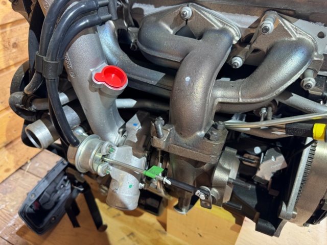 1471479-26 Helt ny komplett motor - Saab B235E - 2008