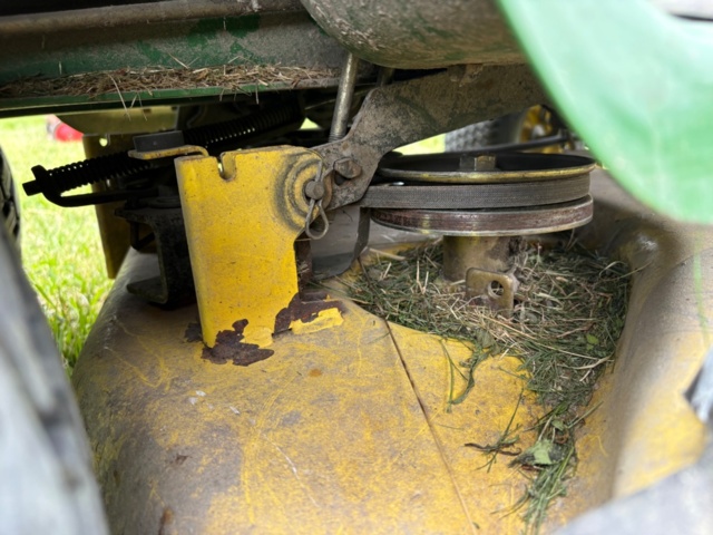 1471491-14 Åkgräsklippare – John Deere LT166 - 1998