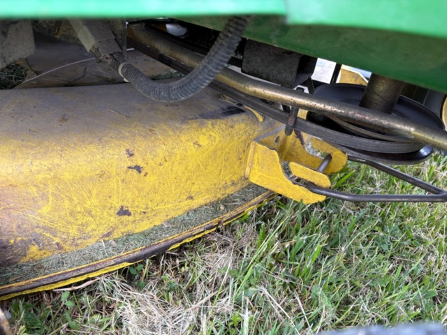 1471491-15 Åkgräsklippare – John Deere LT166 - 1998