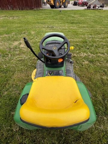 1471491-7 Åkgräsklippare – John Deere LT166 - 1998