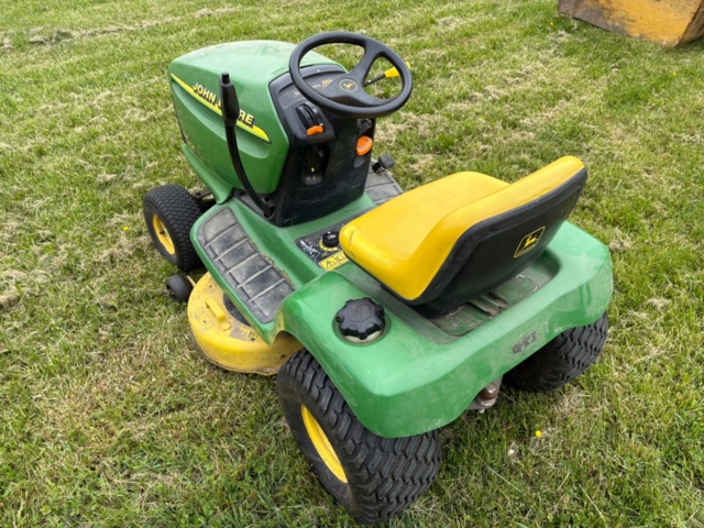 1471491-4 Åkgräsklippare – John Deere LT166 - 1998
