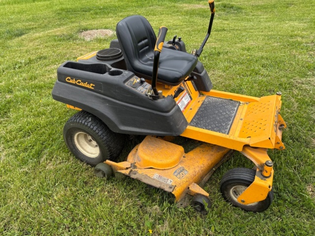 1471490-5 Åkgräsklippare - Cub Cadet Zero Turn 50" -2010