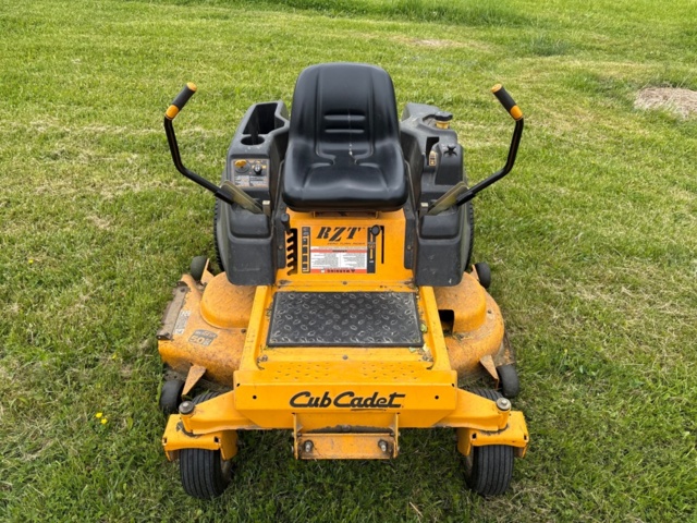 1471490-6 Åkgräsklippare - Cub Cadet Zero Turn 50" -2010