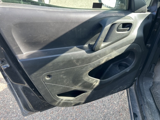 1504210-10 Peugeot Partner Skåpbil 1.6 BlueHDi Manuell, 99hk, 2015