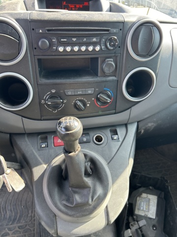 1504210-16 Peugeot Partner Skåpbil 1.6 BlueHDi Manuell, 99hk, 2015