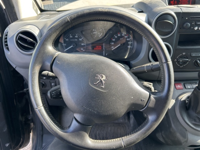 1504210-12 Peugeot Partner Skåpbil 1.6 BlueHDi Manuell, 99hk, 2015