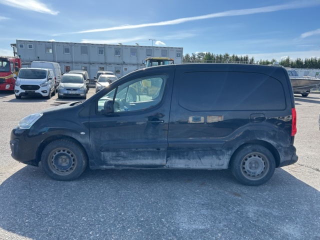 1504210-2 Peugeot Partner Skåpbil 1.6 BlueHDi Manuell, 99hk, 2015