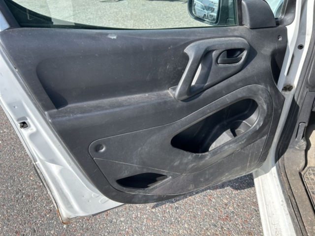 1504211-9 Citroën Berlingo Van 1.6 HDiF 8v ETG6, 90hk, 2013