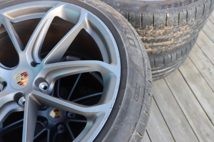 1535475-7 Tires Pirelli Porsche Cayenne - complete set