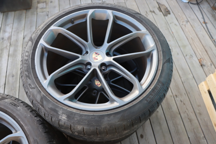 1535475-11 Tires Pirelli Porsche Cayenne - complete set