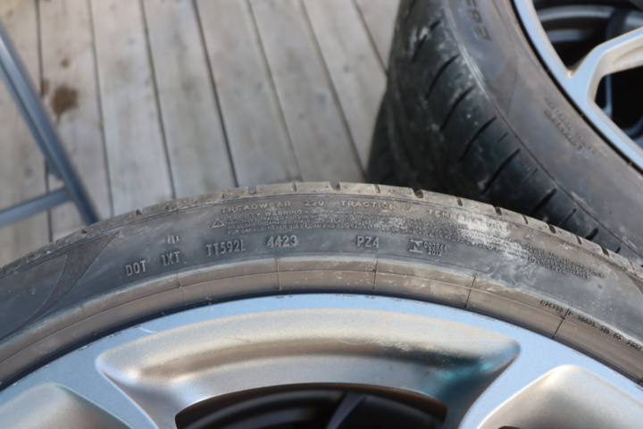 1535475-14 Tires Pirelli Porsche Cayenne - complete set