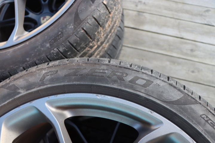 1535475-15 Tires Pirelli Porsche Cayenne - complete set